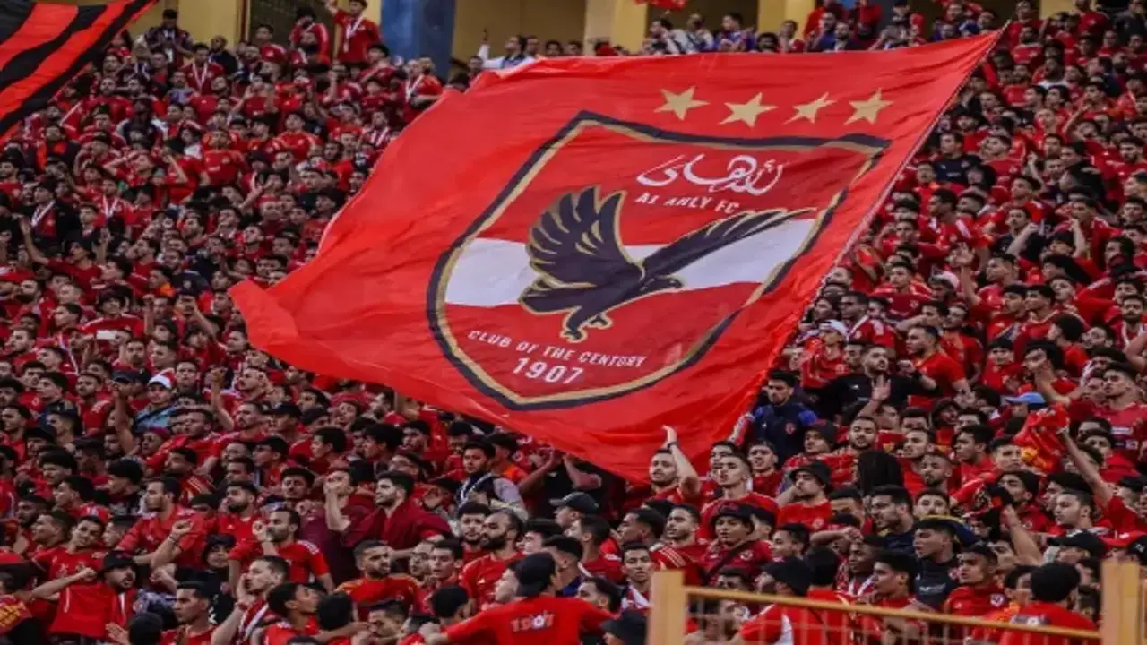 الأهلي يواجه المصري في معركة حاسمة بالدوري المصري الليلة